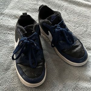 Nike Court Borough Low 2 Shoes Size 4